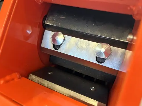 trituradora-de-ramas-dk-300-lc-con-motor-independiente-65cv (10).webp