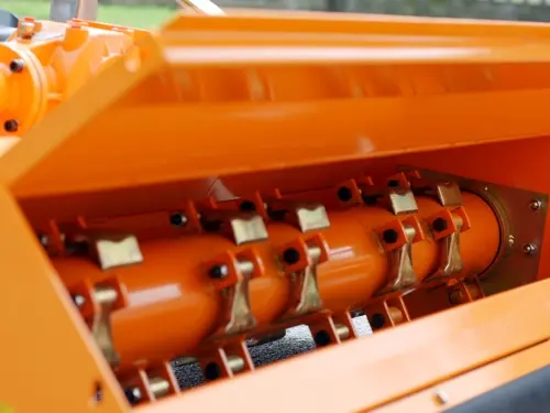 trituradora-de-martillos-tigre-160-para-sarmentos-de-vina-olivo (2).webp